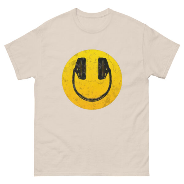 Where the Music Makes You Smile : Tune in,Chill Out tee - Image 14