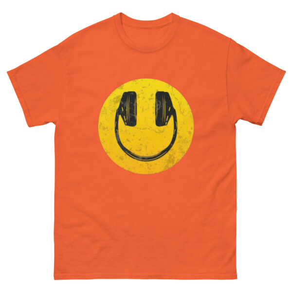 Where the Music Makes You Smile : Tune in,Chill Out tee - Image 10