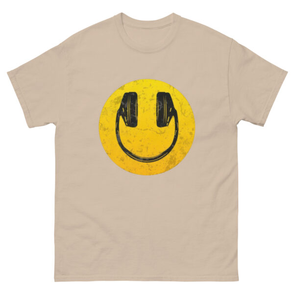 Where the Music Makes You Smile : Tune in,Chill Out tee - Image 12